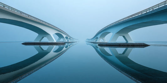 なぜ私たちは“対称性”に安心し、”非対称”に惹かれるのか